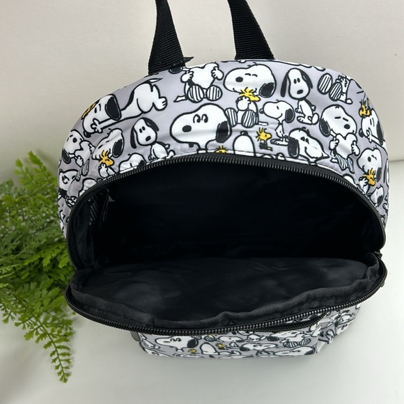 Snoopy Woodstock Mini Backpack NWT! Lightweight, Grey and black nylon - Picture 3 of 16